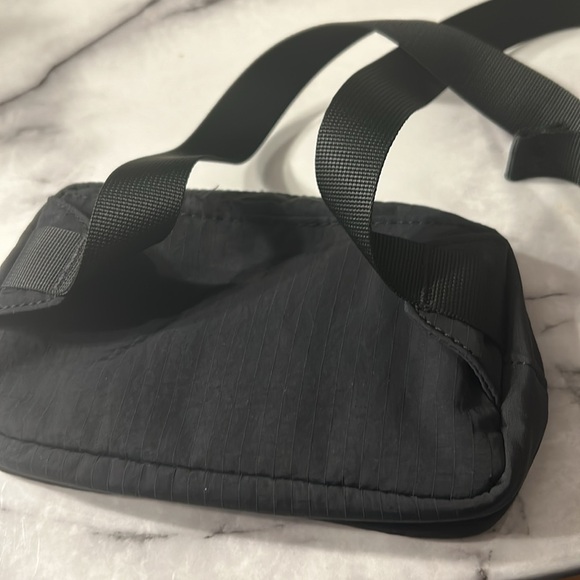 Lululemon mini belt bag - Picture 7 of 9
